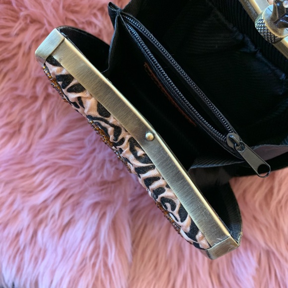 Hand beaded evening 🐆👛 - Picture 5 of 8